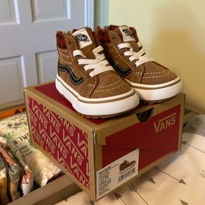 Never worn!! Baby Vans
